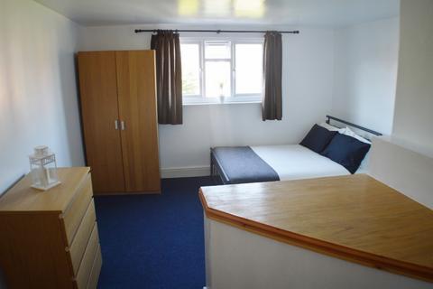 4 bedroom detached house to rent, Cloister Street, Nottingham, NG7