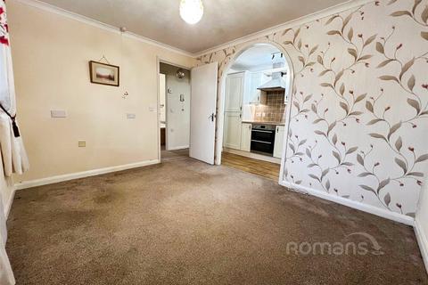 1 bedroom apartment for sale, St. Benedicts Close, Aldershot, Hampshire