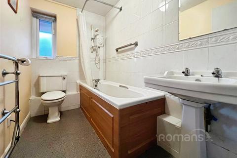 1 bedroom apartment for sale, St. Benedicts Close, Aldershot, Hampshire