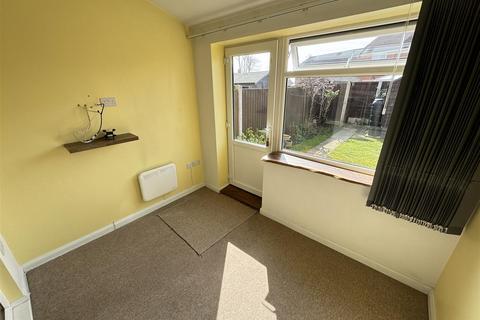 2 bedroom terraced house to rent, Jubilee Court, Belper DE56