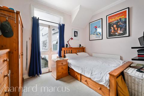 2 bedroom ground floor flat for sale, Holdernesse Road, London
