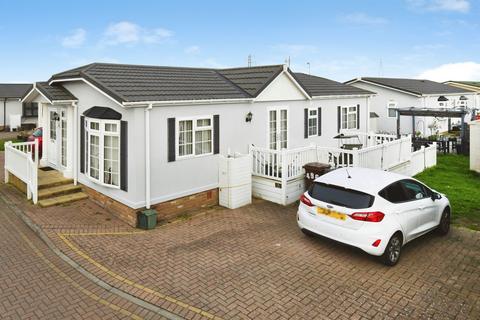 2 bedroom park home for sale, Elm Way, Battlesbridge, Wickford