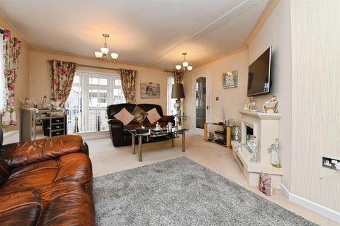 2 bedroom park home for sale, Elm Way, Battlesbridge, Wickford