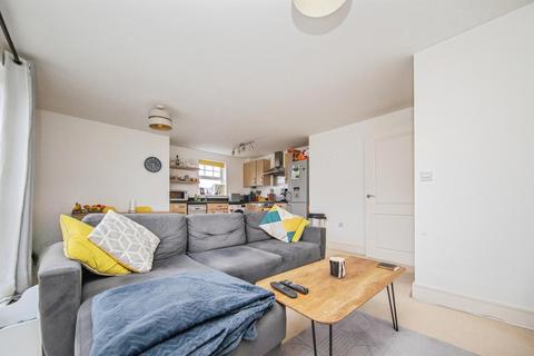 2 bedroom apartment for sale, Apprentice Drive, Colchester