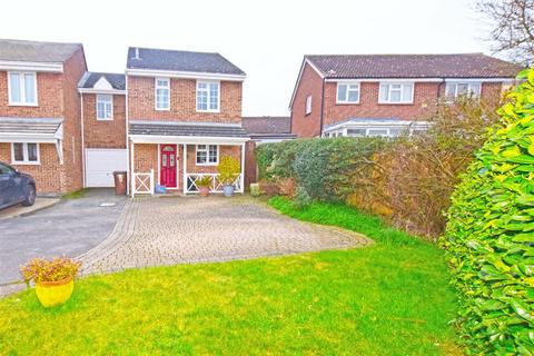 4 bedroom detached house for sale, Embassy Close, Gillingham