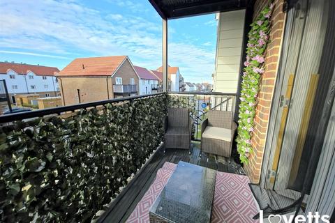 2 bedroom apartment for sale, Pictor Drive, Margate