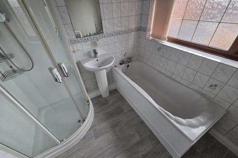 3 bedroom semi-detached house to rent, Woodfort Road, Birmingham B43