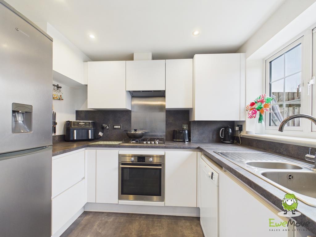 Ewe Move Estate Agents Basingstoke - Burlington Way