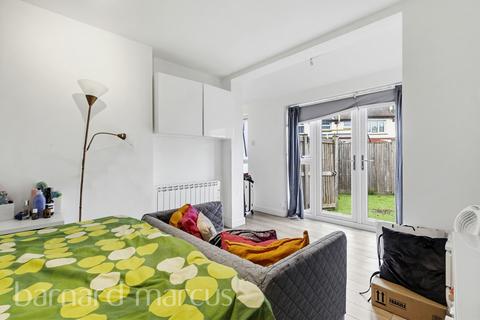 undefined, Elmwood Road, MITCHAM