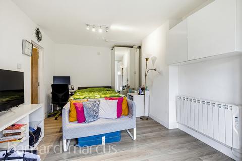 undefined, Elmwood Road, MITCHAM