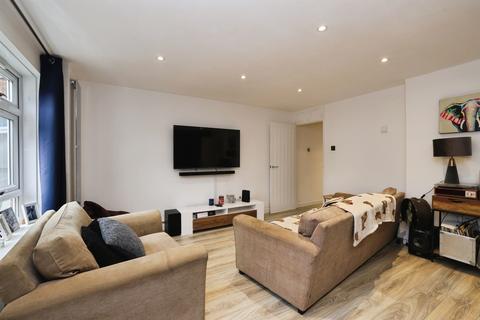 3 bedroom terraced house for sale, Galahad Close, Andover