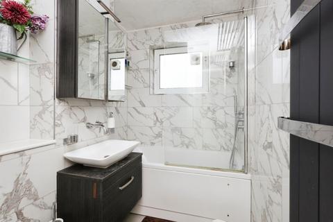 3 bedroom flat for sale, Upperton Road, Eastbourne