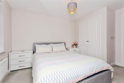 2 bedroom apartment for sale, Aldenham Road, Bushey