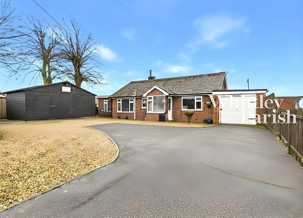 3 bedroom detached bungalow for sale in Diss on OnTheMarket