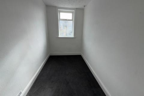 2 bedroom house to rent, 174 Avenue ParadeAccringtonLancashire