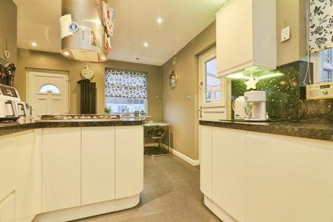 undefined, Longhouse Drive, Bradford BD13