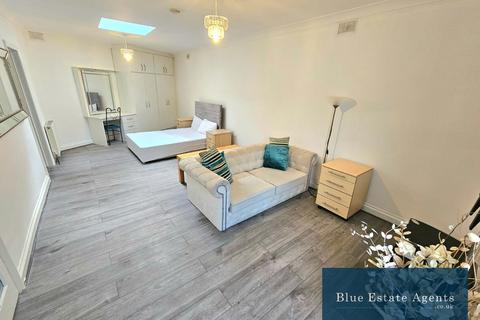 undefined, Sutton Way, Hounslow, TW5