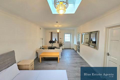 undefined, Sutton Way, Hounslow, TW5