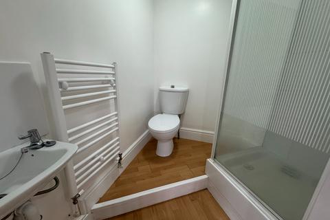 2 bedroom flat to rent, Viking House, Cliftonville, Margate, CT9