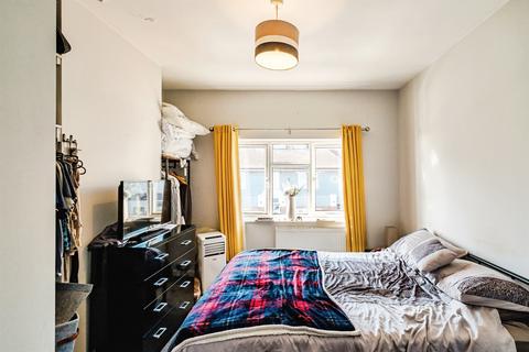 2 bedroom flat for sale, South Street, Lancing