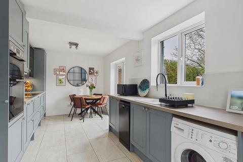3 bedroom semi-detached house for sale, Heathlands Close, Malvern