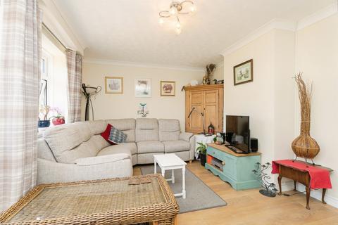 undefined, Elizabeth Crescent, Holt
