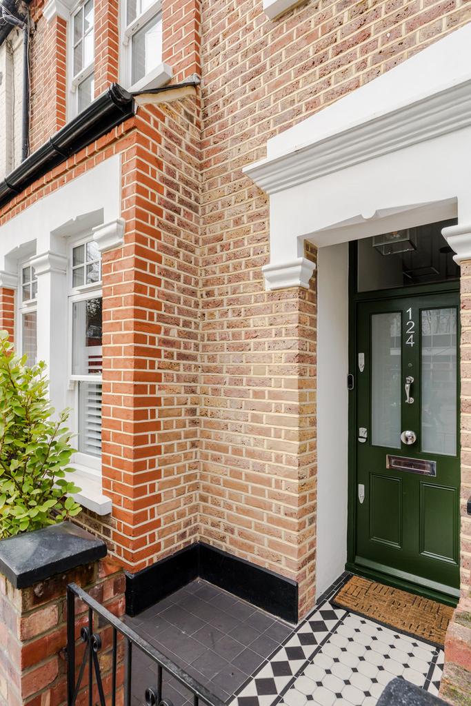 327545 - 124 St Dunstans Road-42.jpeg