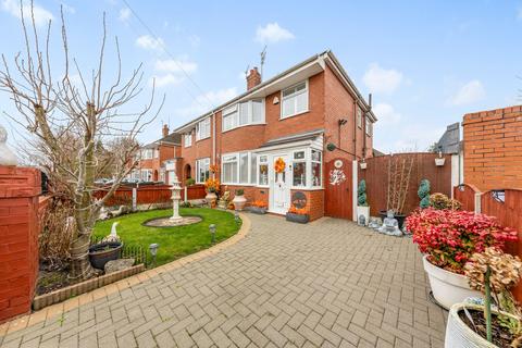 3 bedroom terraced house for sale, Lynham Avenue, Great Sankey, WA5