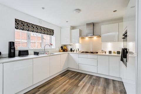 4 bedroom detached house for sale, Hurstfield Crescent, Haywards Heath