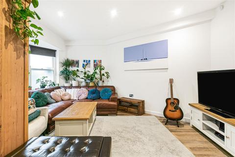 3 bedroom end of terrace house for sale, Station Road, Kingston Upon Thames KT2