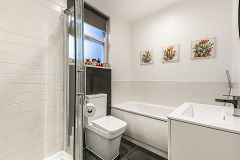 3 bedroom end of terrace house for sale, Station Road, Kingston Upon Thames KT2
