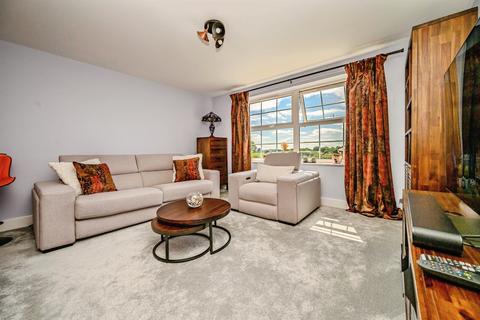 1 bedroom flat for sale, Long Chaulden, Hemel Hempstead