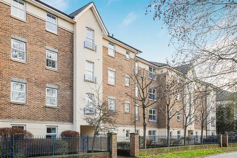 2 bedroom flat for sale, Skerne Walk, Kingston Upon Thames KT2