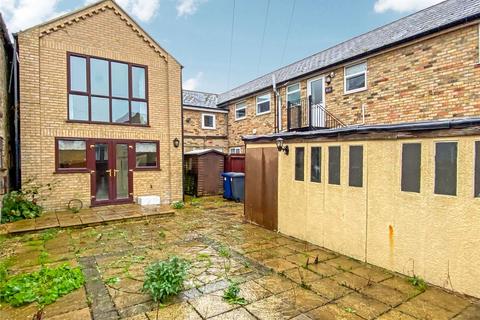 3 bedroom terraced house to rent, Great Whyte, Huntingdon PE26
