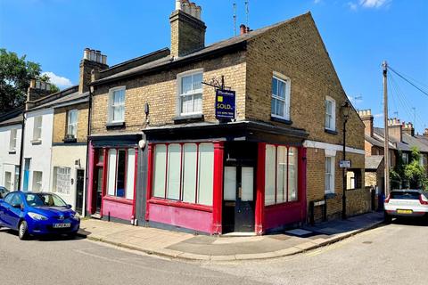 3 bedroom maisonette to rent, West Street, Harrow HA1 3ES