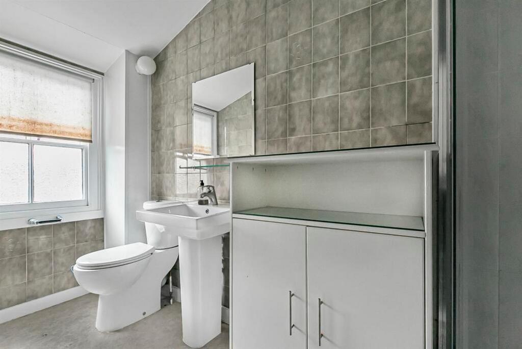 Ensuite Shower Room