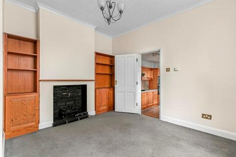 3 bedroom maisonette to rent, West Street, Harrow HA1 3ES