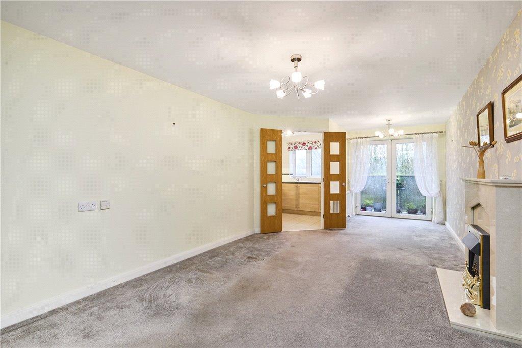 Apartment in Leeds, Shadwell - View 5