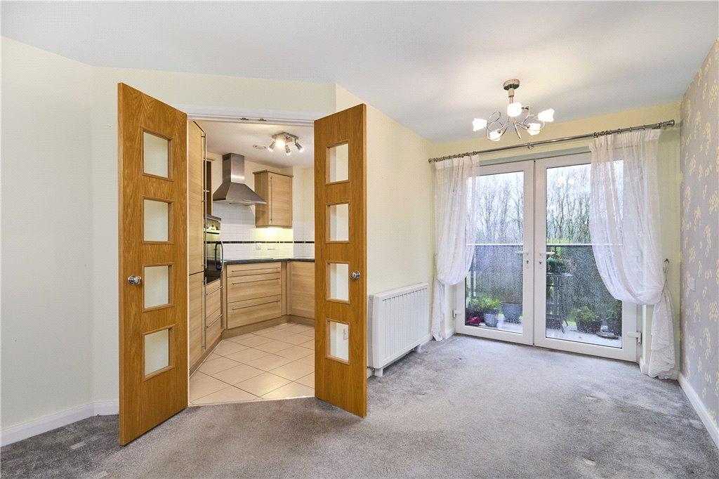 Apartment in Leeds, Shadwell - View 6