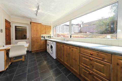 3 bedroom semi-detached house for sale, Shelley Avenue, Kidderminster
