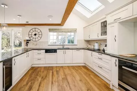 6 bedroom detached house for sale – pohled 2