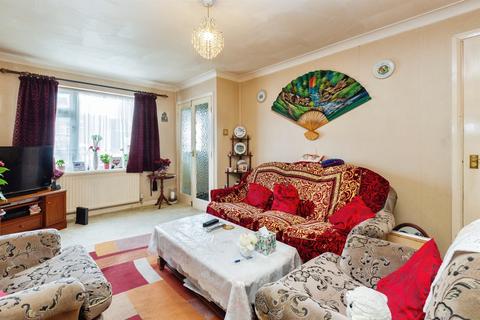 3 bedroom end of terrace house for sale, Picasso Place, Aylesbury