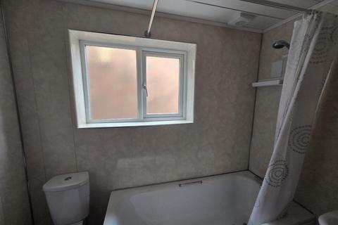2 bedroom bungalow to rent, Raleigh Close, South Shields