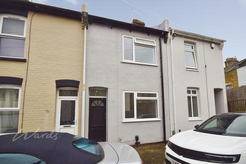 3 bedroom terraced house to rent, Church Street Rochester ME1