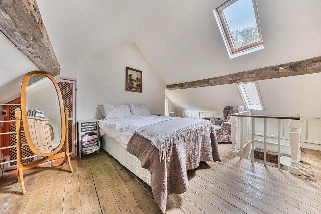 Bed 1 view.jpg