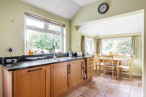 4 bedroom semi-detached house for sale, Snatts Hill, Oxted