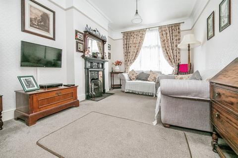 4 bedroom semi-detached house for sale, Vista Road, Clacton-On-Sea