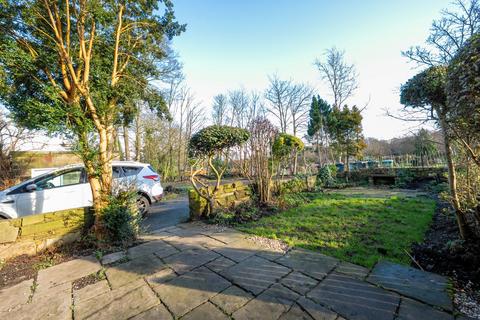 2 bedroom end of terrace house for sale, New Adel Lane, Leeds, LS16
