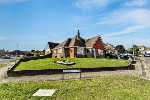 3 bedroom detached bungalow for sale, Monterey Close, Cooden, Bexhill-on-Sea, TN39