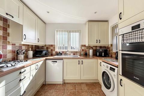 3 bedroom detached bungalow for sale, Monterey Close, Cooden, Bexhill-on-Sea, TN39